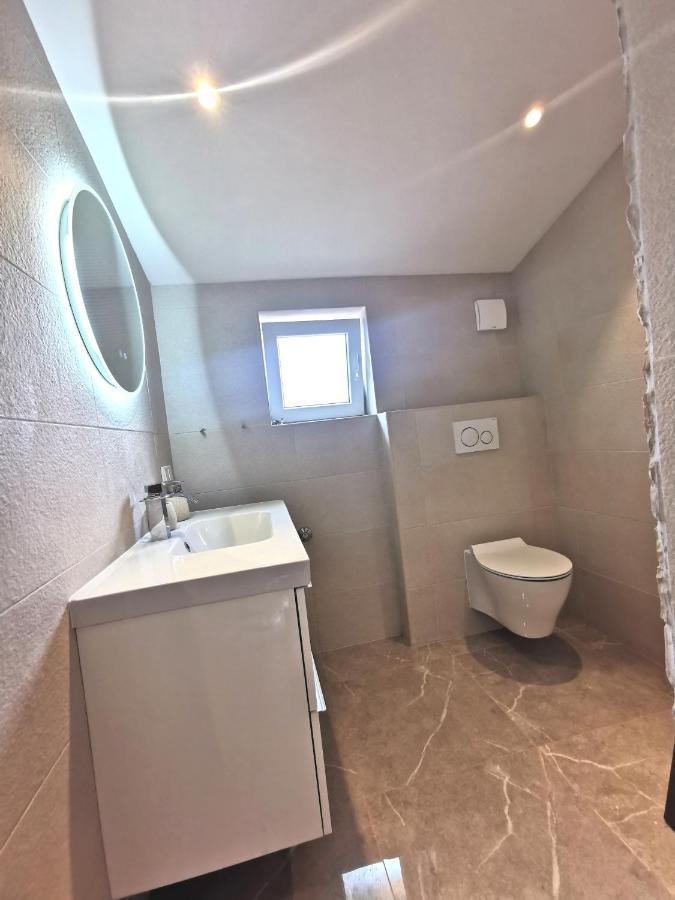 Five Bedroom House Near Sandy Beach Villa Major メドゥリン エクステリア 写真
