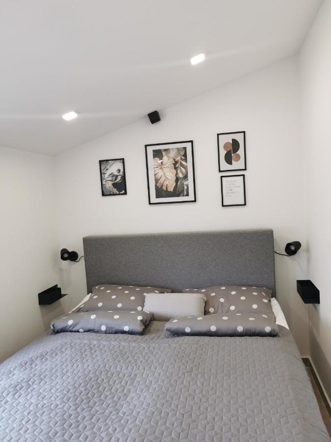 Five Bedroom House Near Sandy Beach Villa Major メドゥリン エクステリア 写真