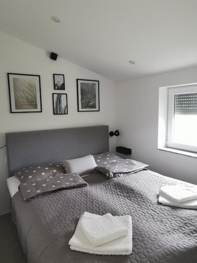 Five Bedroom House Near Sandy Beach Villa Major メドゥリン エクステリア 写真