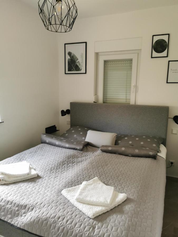 Five Bedroom House Near Sandy Beach Villa Major メドゥリン エクステリア 写真