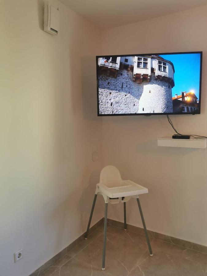 Five Bedroom House Near Sandy Beach Villa Major メドゥリン エクステリア 写真